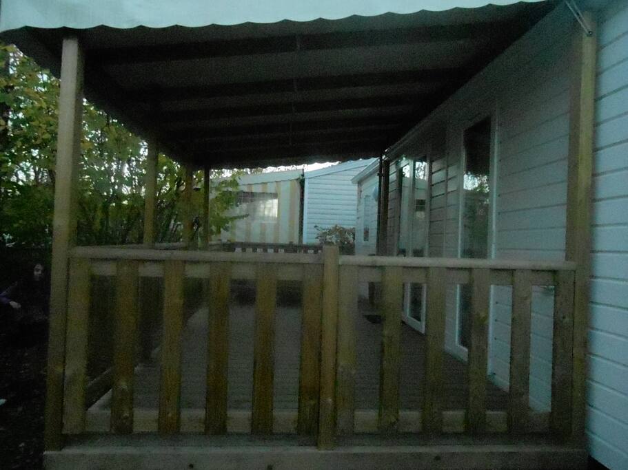 Très grande Terrasse couverte