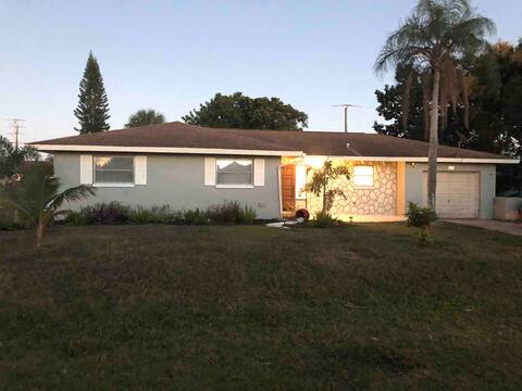 Heated Pool/Hot Tub, Pet Friendly,3bed/2bath Home