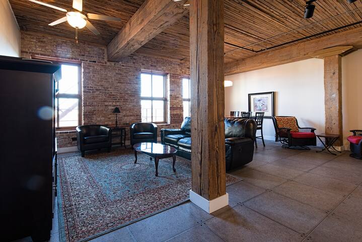 Oldtown Millwork Brick Loft Lofts For Rent In Dubuque Iowa