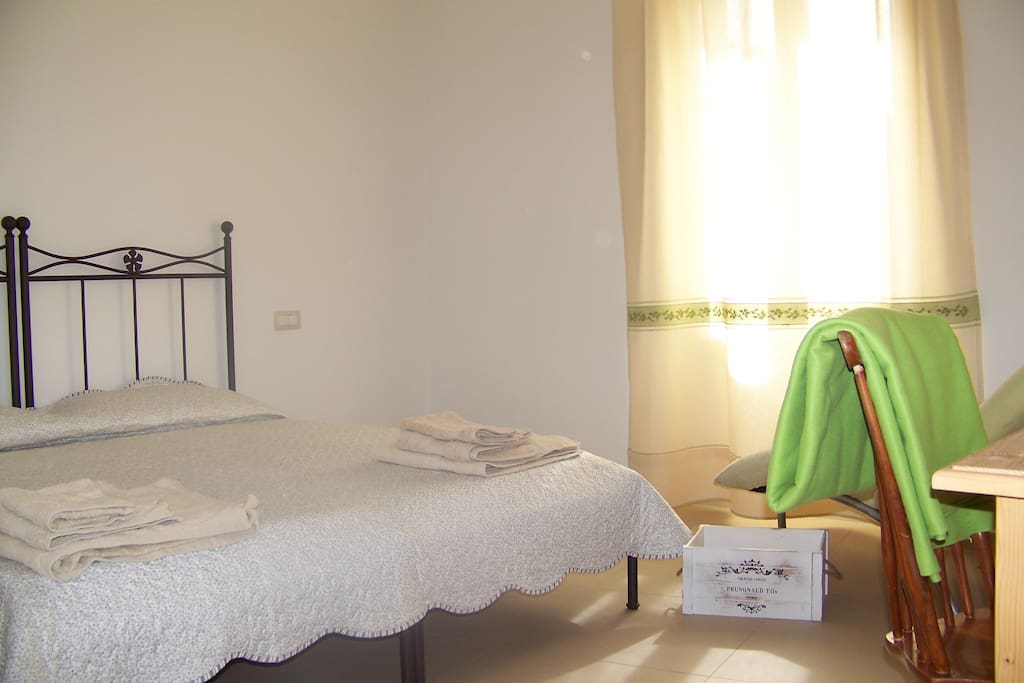 Il letto matrimoniale all'occorrenza può essere trasformato in due comodi letti singoli.