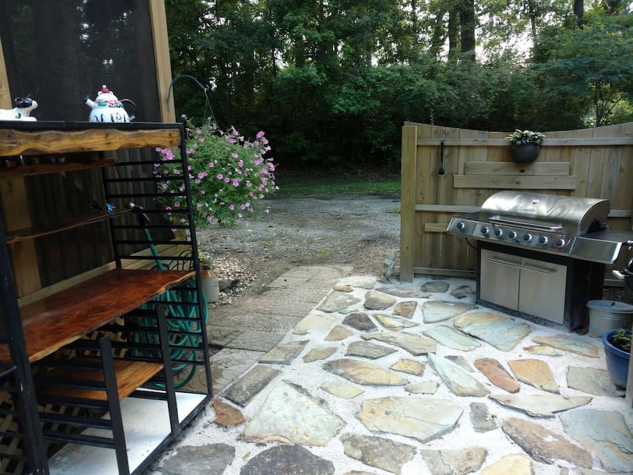 Outdoor kitchen