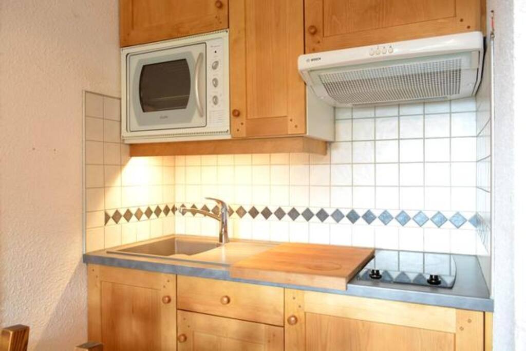 plan de travail
plaque, frigo, four, micro onde