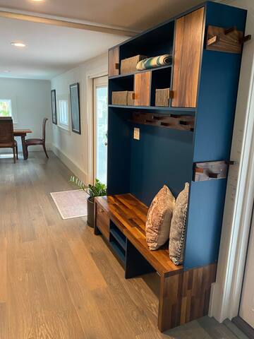 Fabulous House, walk downtown! gallery image 5