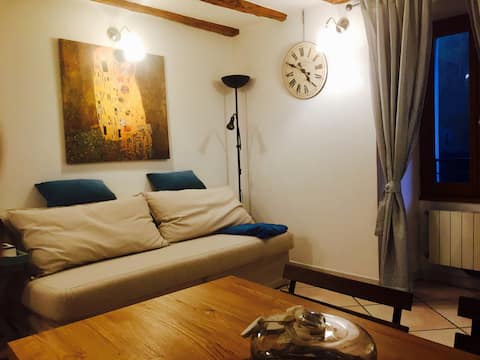 Proprietà Airbnb di successo: "La Contrada" apartment a Lecco