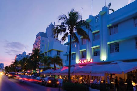 Heart of South Beach - Modern Apartment on Ocean Dr.