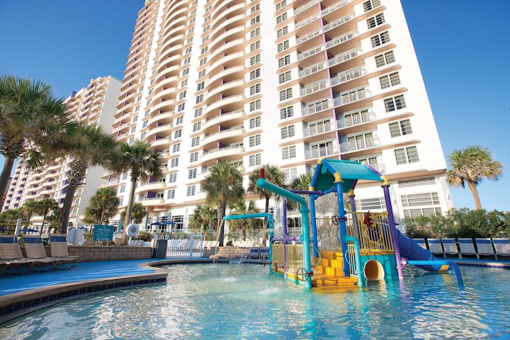 Large Two Bedroom Condo, Daytona Beach, Fl (Z202) - Daytona Beach, FL