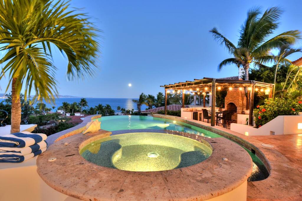 For more information, see these videos and tours: http://tours.beyondvt.com/public/vtour/full/466969/