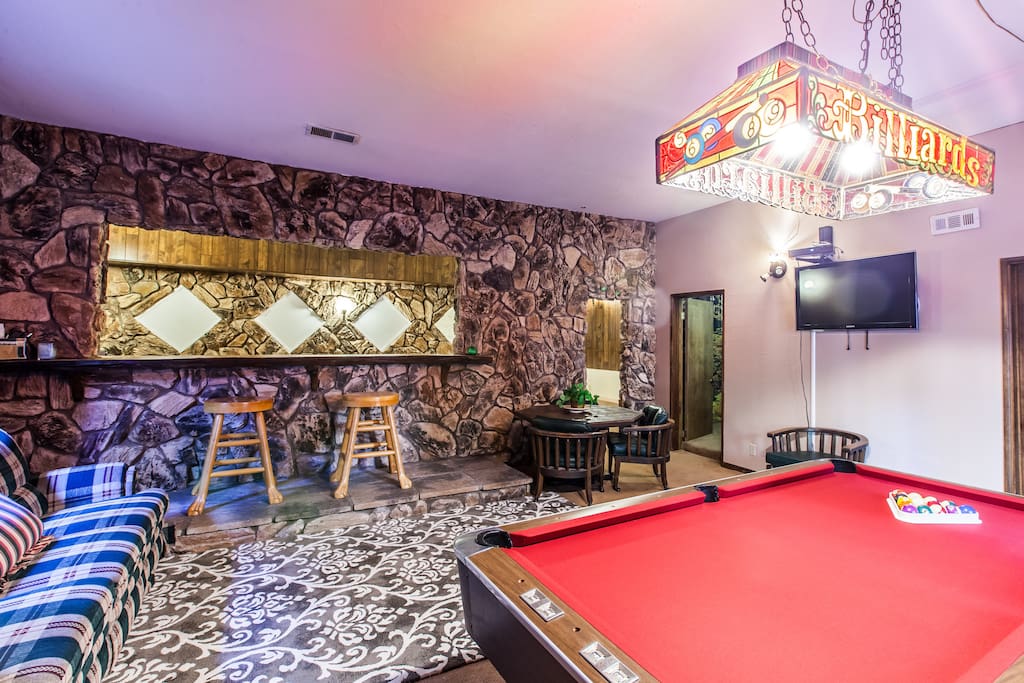 Bar area with kitchen behind it
