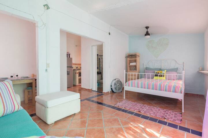 Casa ShambhaLove      1 min to beach