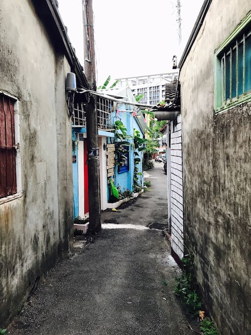 新大樓與舊眷村的衝突之美
旅行管家位在美麗的巷弄裡