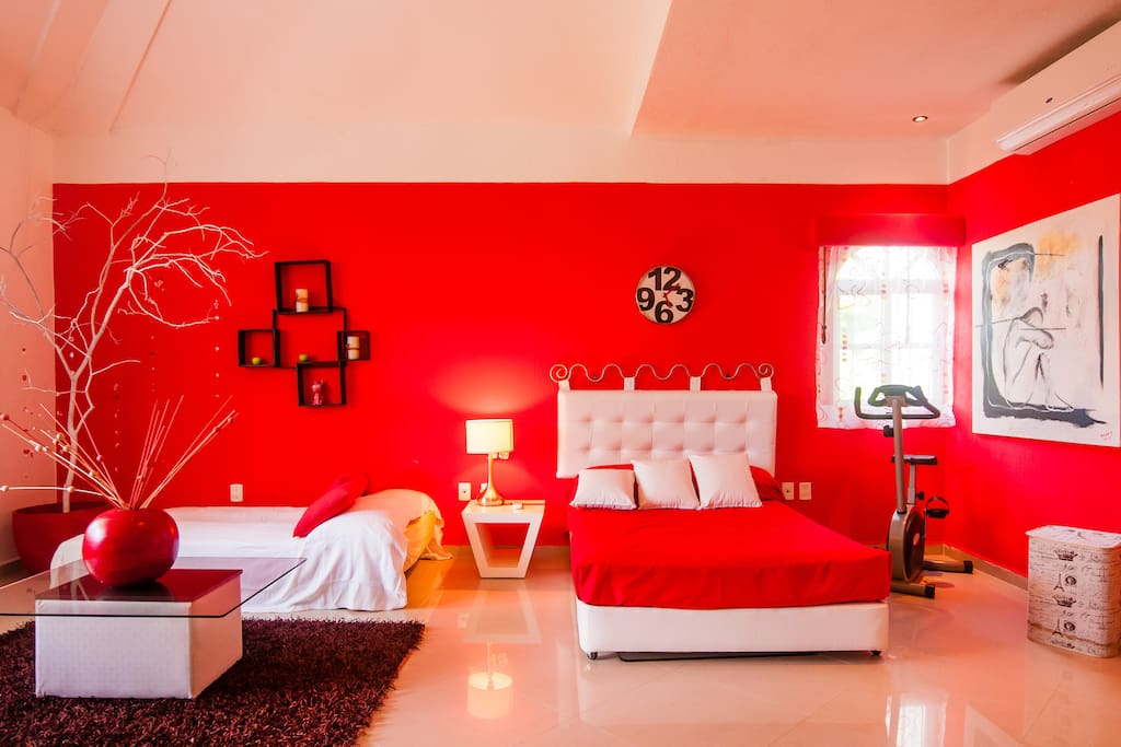 for 2 - 3 or 4 people luminous room