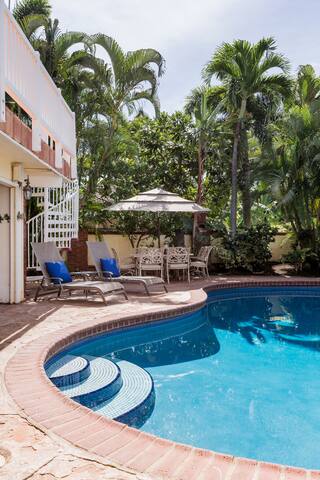 Stroll to Lahaina Town from Gated Home with Private Pool gallery image 3