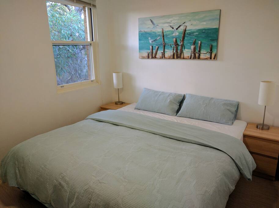 Second bedroom - Choice of 2 single beds or a king bed.