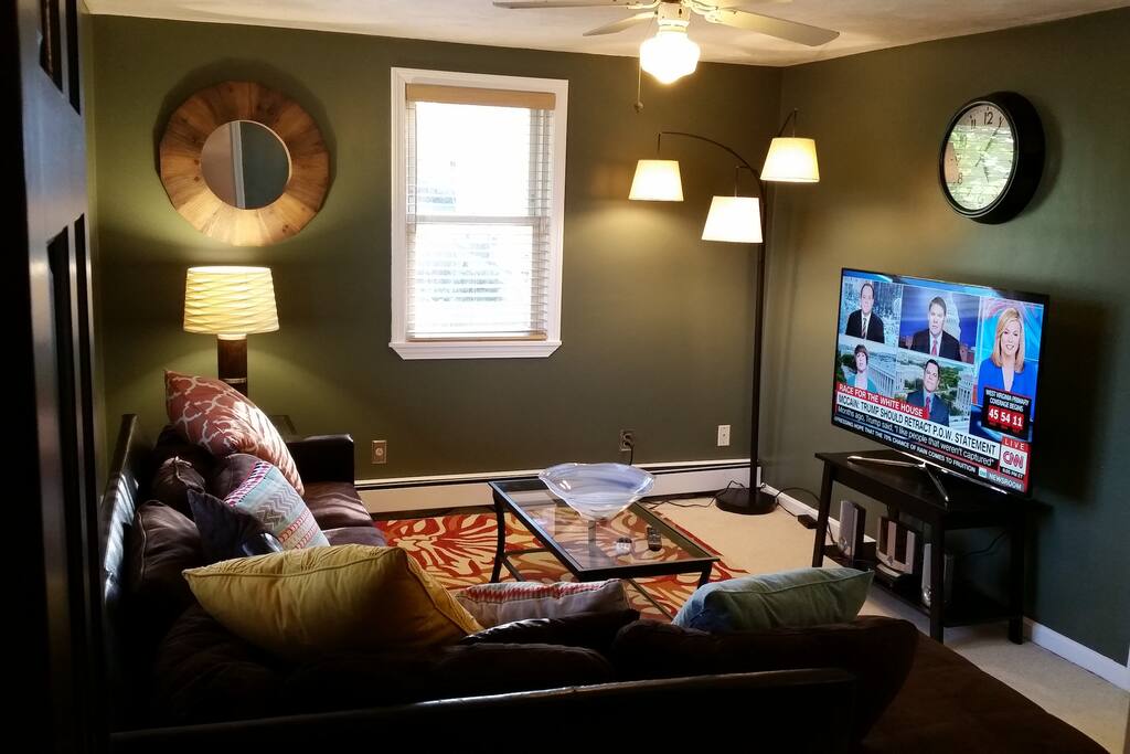 2nd-floor living room