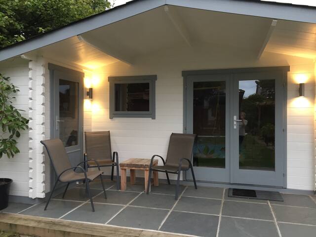 Airbnb London Borough Of Sutton Vacation Rentals Places To