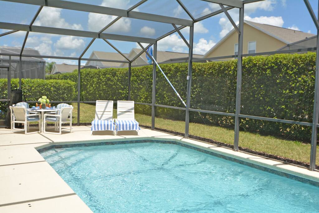 Pool,Water,Resort,Swimming Pool,Jacuzzi