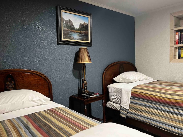 “English” bedroom!