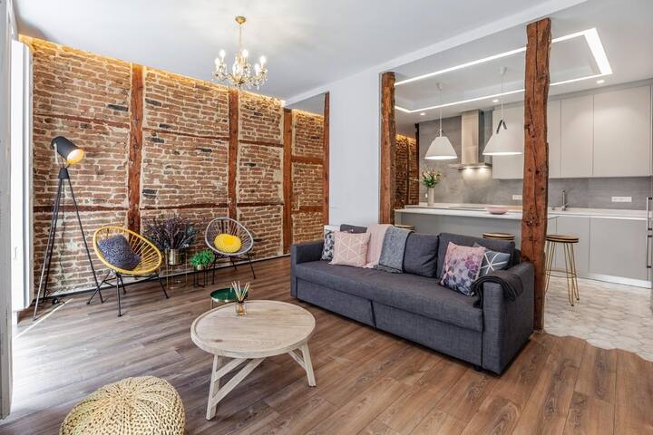 Luxury in GRAN VIA & CALLAO – Stylish & Beautiful gallery image 4