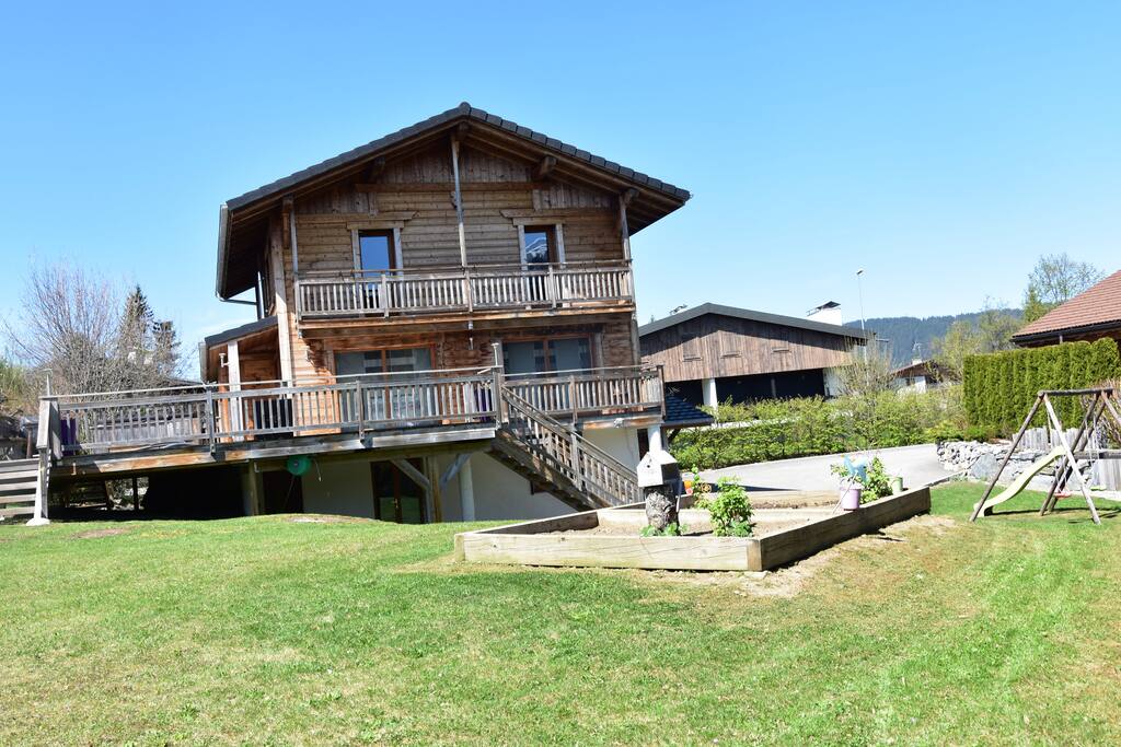 terrain de 800m2 jardin balançoire