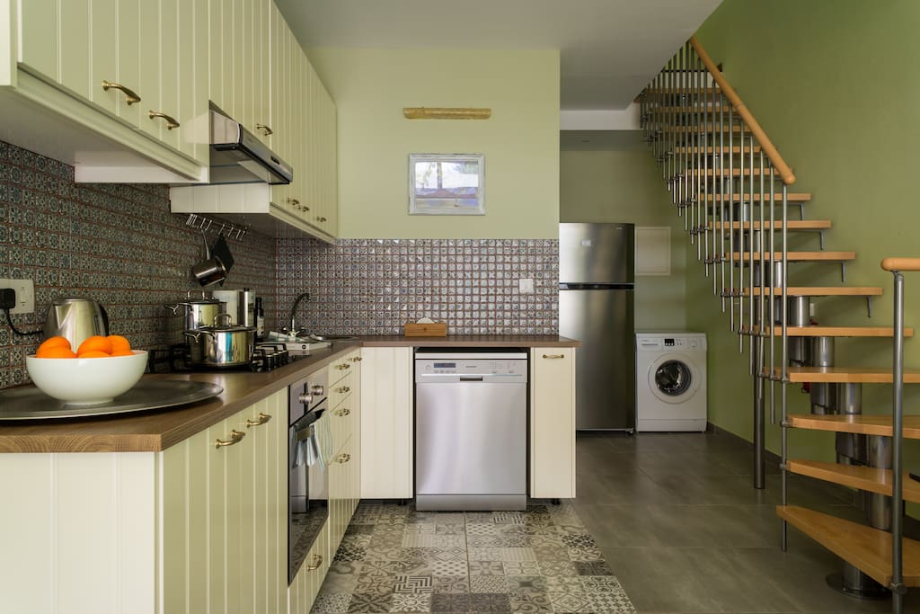 Kitchen, Fridge, Dish Washer, Washing Machine
