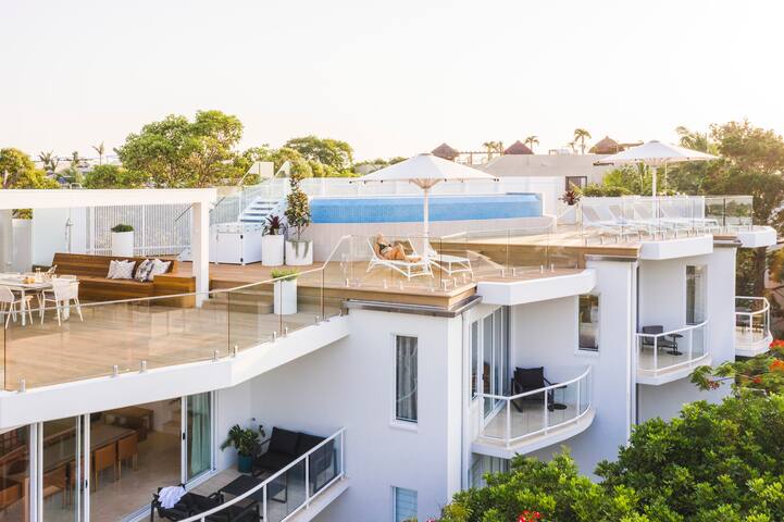 Artis Penthouse with Private Rooftop & Heated Pool gallery image 4