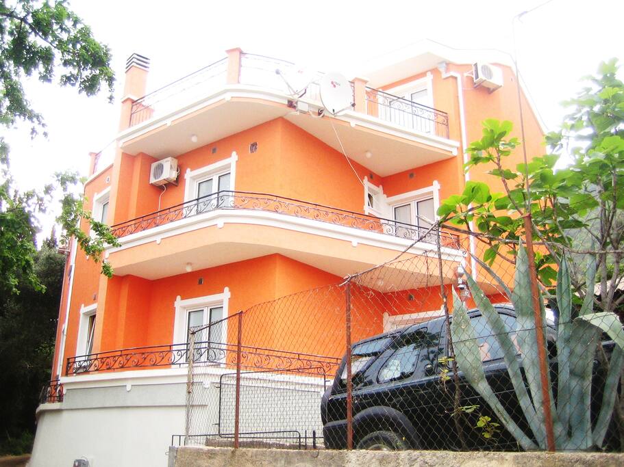 APPEARANCE OF THE HOUSE