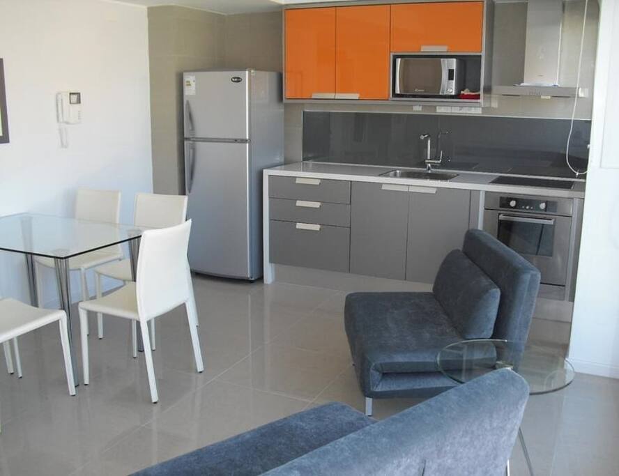 Fully-fitted kitchen.