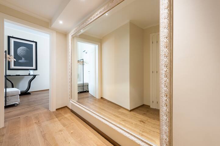 Santa Croce Penthouse w/ Rooftop Patio & Lift gallery image 5