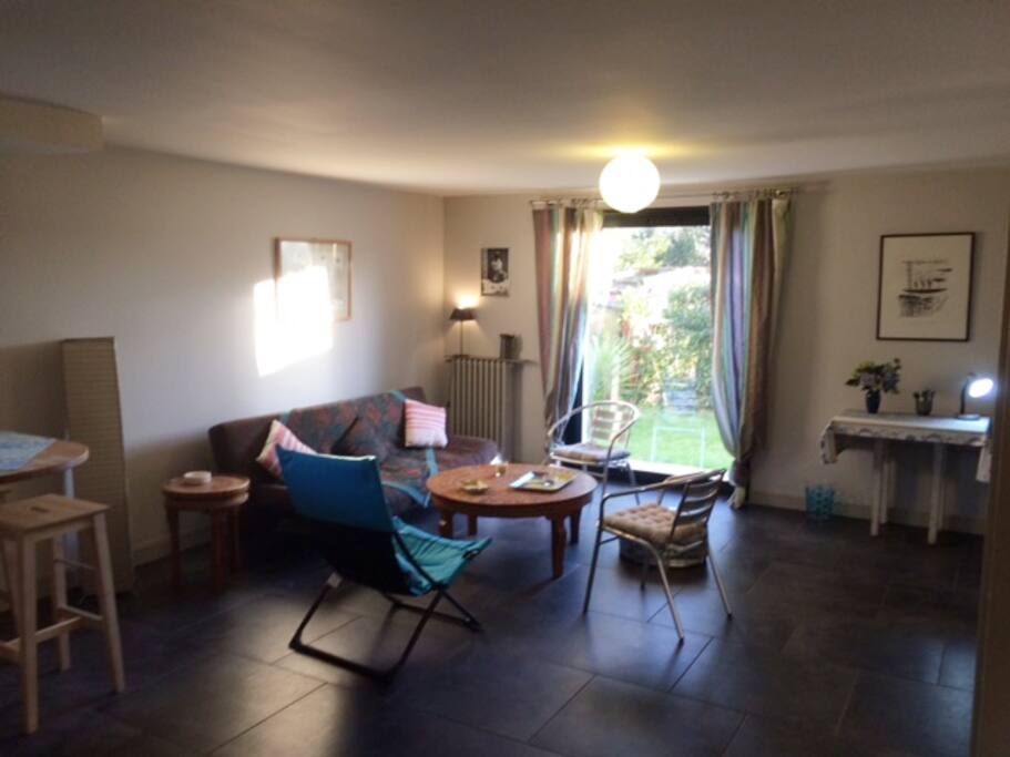 Plan salon/vue sur l'espace jardin privatif
