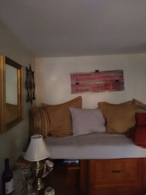 Additional built in Single Bed.