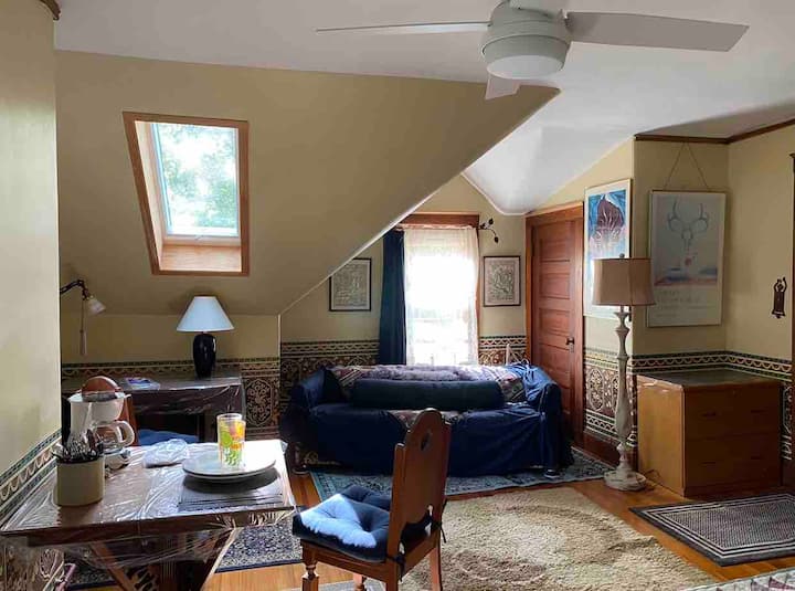 Bright & Spacious B&b In Newton’s Lakeside Area - Newton, MA