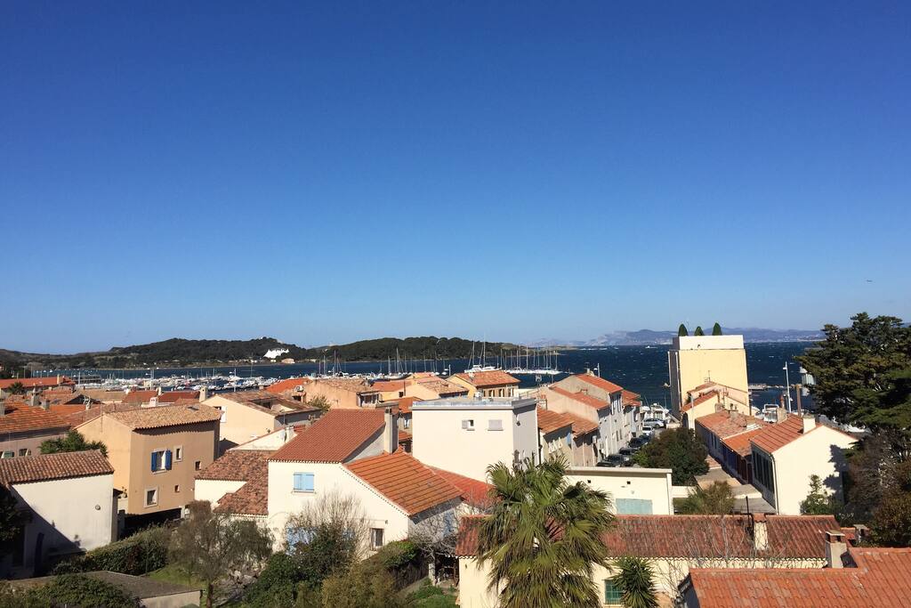 Vue de l'étage / View from the upper bedroom