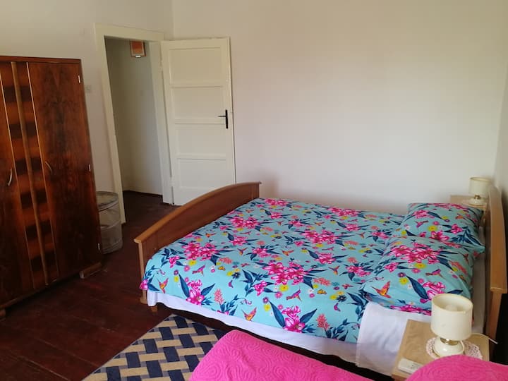 საძინებელი 1