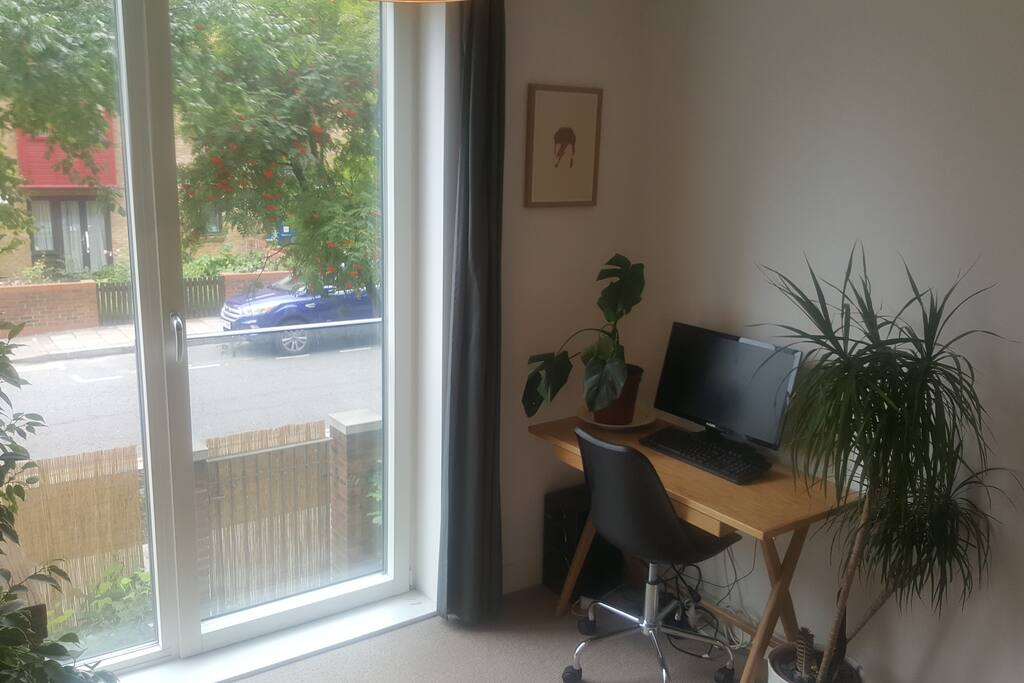 Work desk