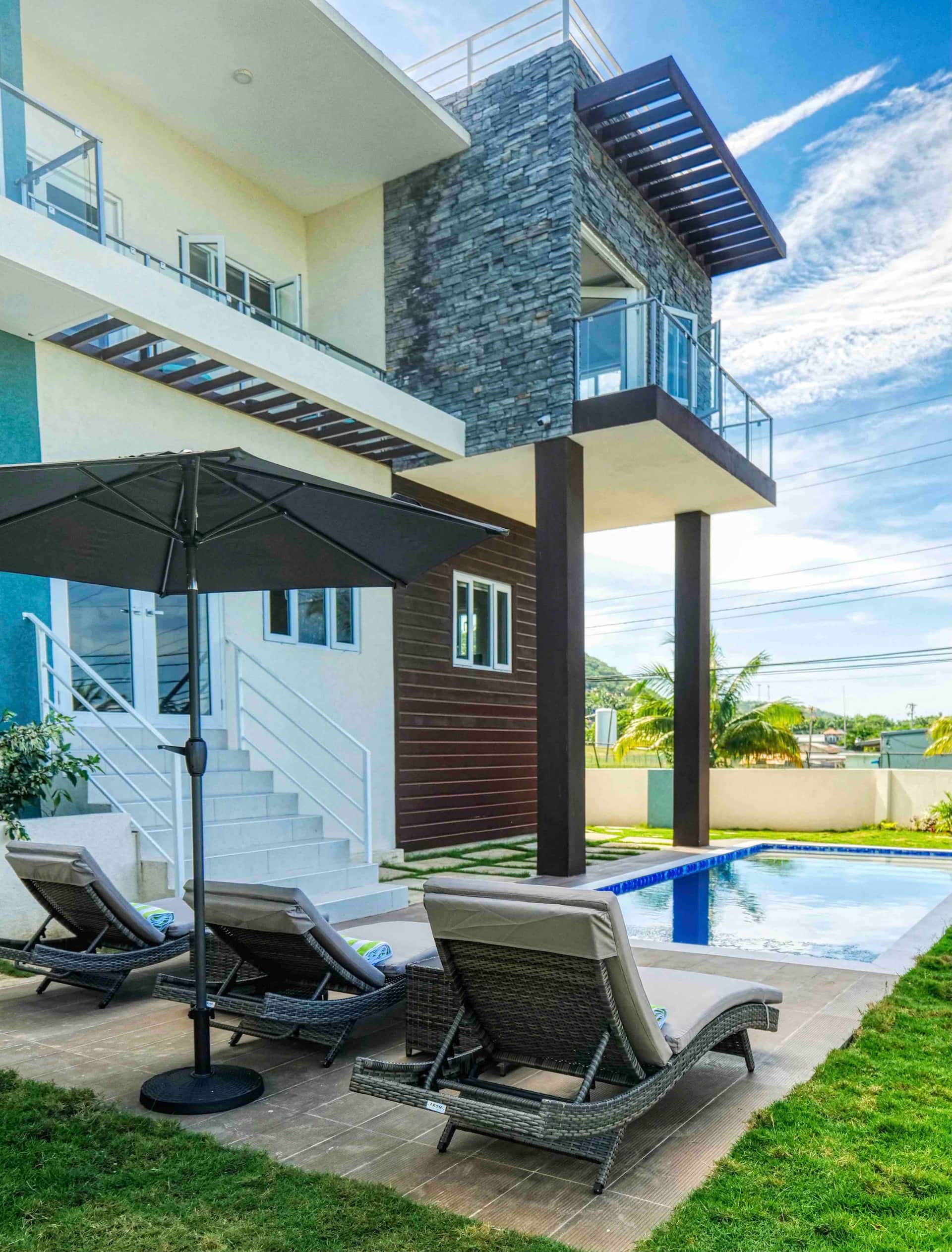SBS Seaview Villa - 5 bed/4bath with Private Pool and 5 min from Excursions