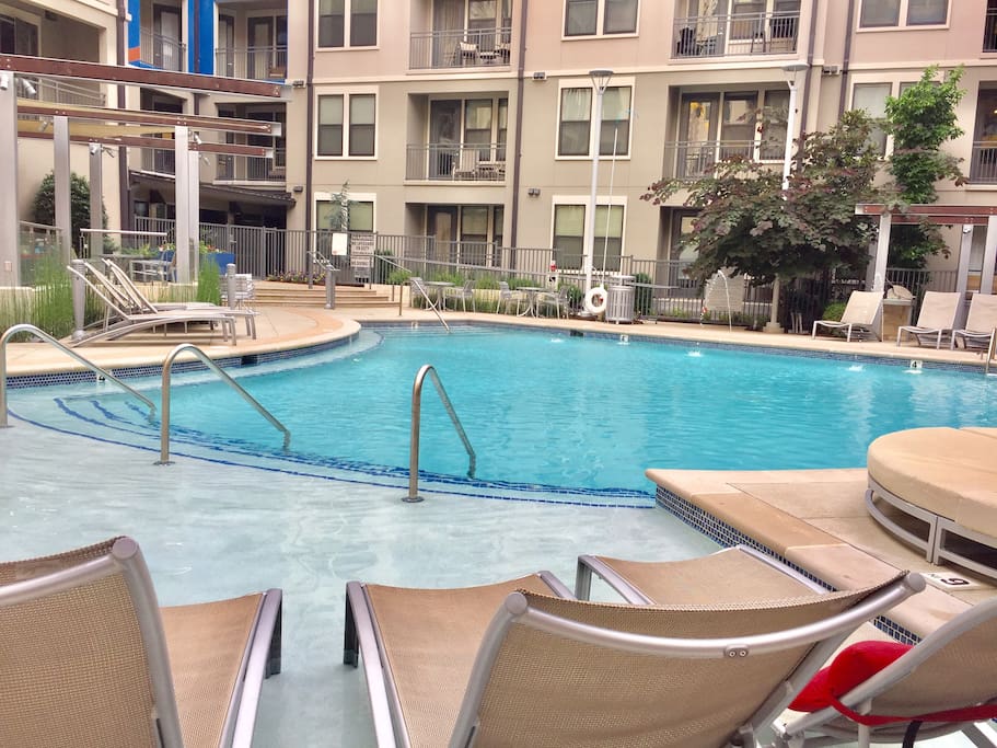 Layout in the middle of the pool