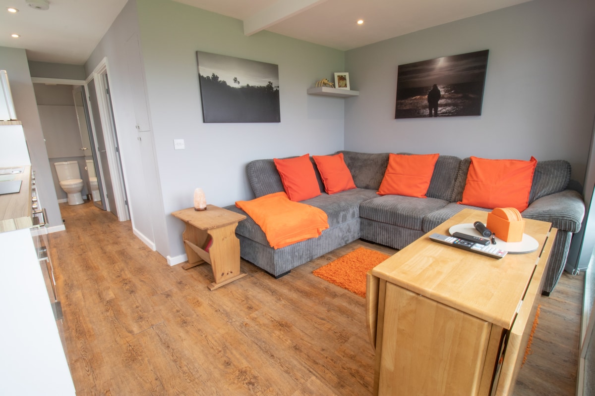 Top Airbnb: Cosy two bedroom chalet on the Norfolk coast in Heacham