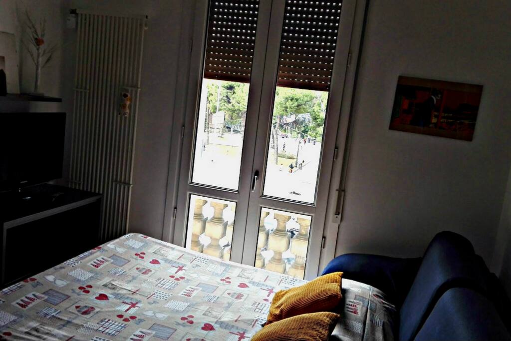 Livingroom with double bed sofa