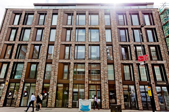 Beautiful Old Street 2 bedroom/bathroom Flat gallery image 5