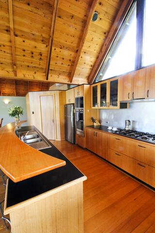 The Tree House, Eagle Bay gallery image 5