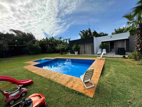 Beautiful villa with swimming pool not overlooked 3