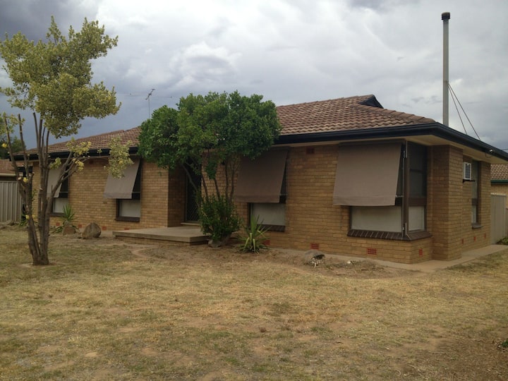Wagga Wagga Holiday Rentals & Homes New South Wales, Australia Airbnb