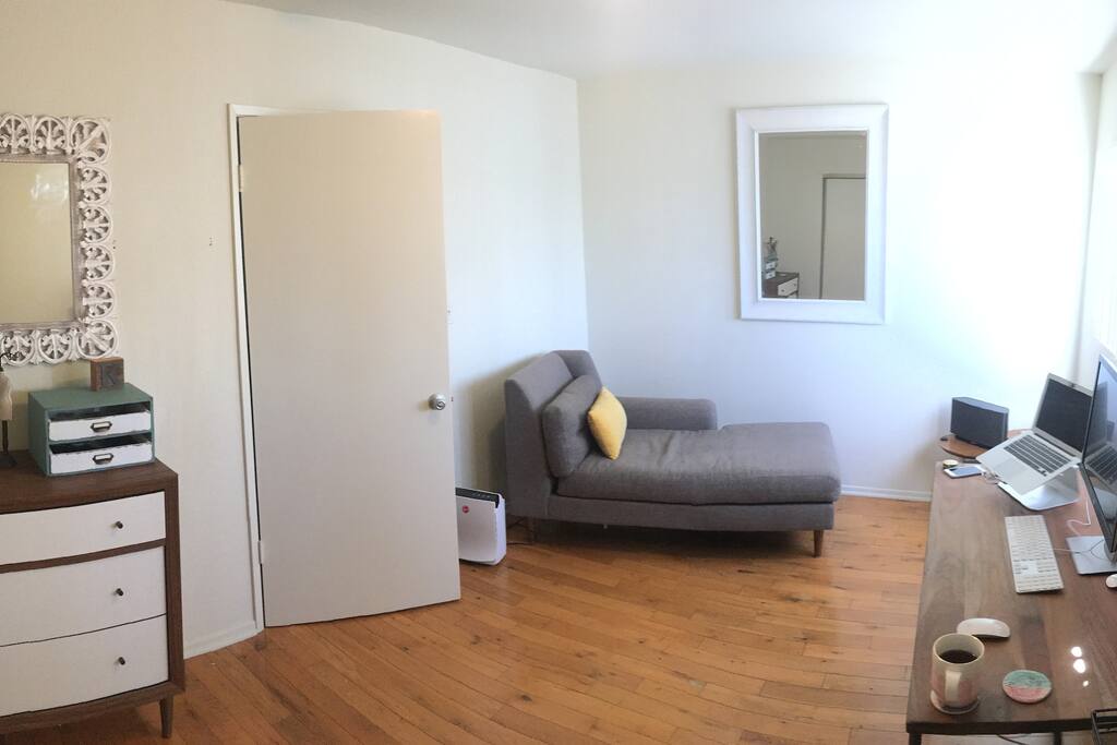 Office/Guest Bedroom