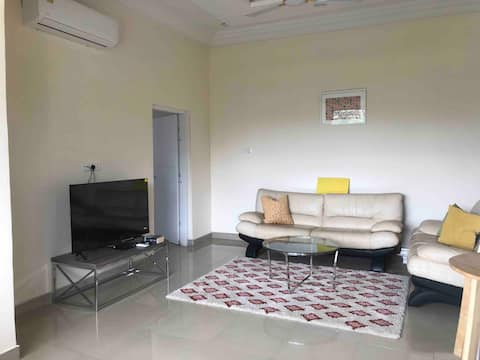 Bright &spacious apt near castle #3
