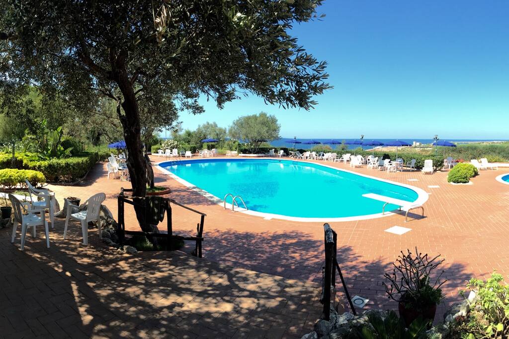 Piscine con bar