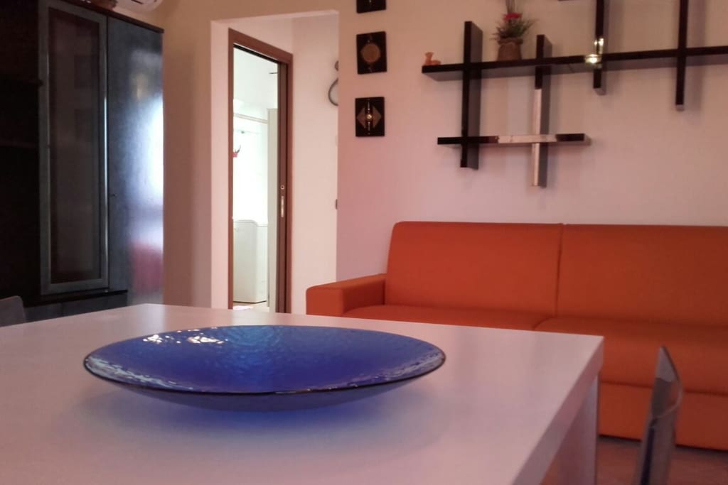 Soggiorno con divanoletto