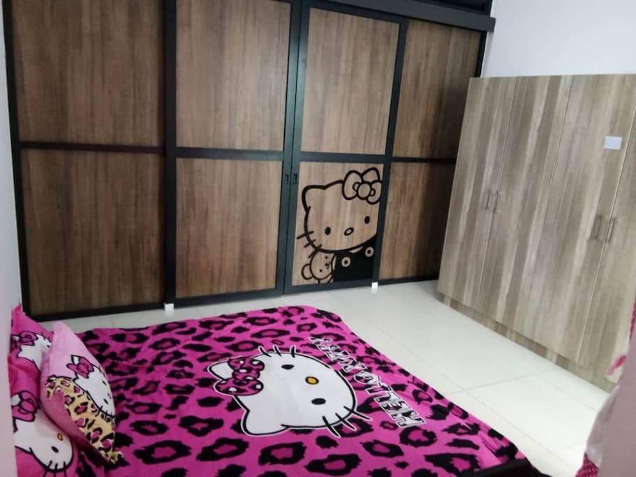 Queen size bed