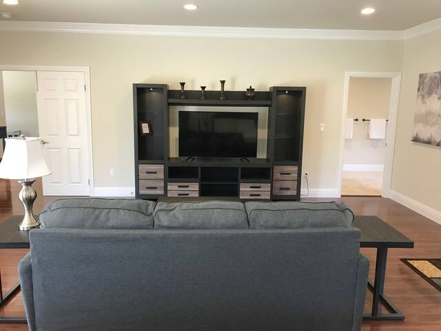 Luxury Boutique House 9rm9ba/6 Massive suites gallery image 4