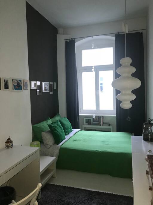 Guest bed