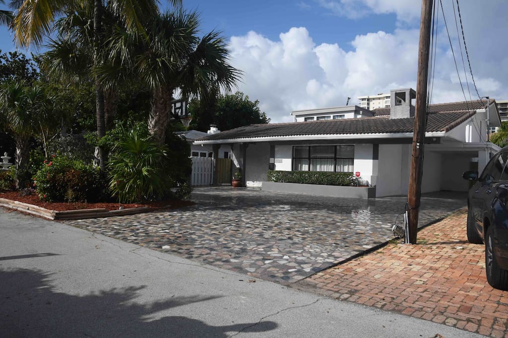 4 bed/4,5 bath Beach House in Fort Lauderdale Houses for Rent in Fort